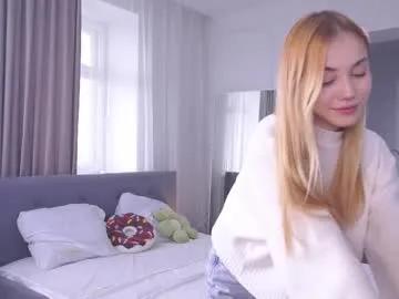 blue_bow — my 2 day in cb goal - Make 3 jumps around yourself, preparing for a flight to Mars #new #18 #teen#cute#young [20 tokens remaining]