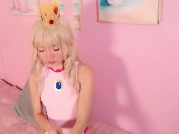 little_effy18_ on Chaturbate