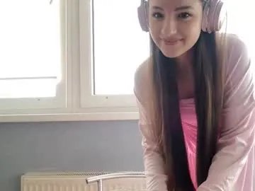 millicentowolabi — Goal: Stand up and show my outfit / I'm Lina #18 and #new here. Welcome to my room! #shy #teen #natural [0 tokens remaining]