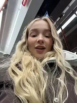 -teenytiny- — looking good Mia!