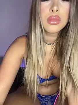 Photos of Giulia_lomabardi69 from StripChat is Freechat