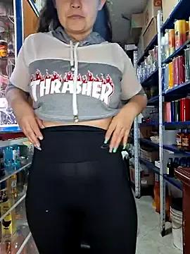 Niidia — Show boobs stranger