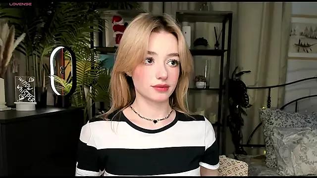 Photos of PeggyDrake from StripChat is Freechat