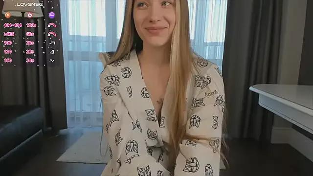 Photos of SheenaDrye from StripChat is Freechat